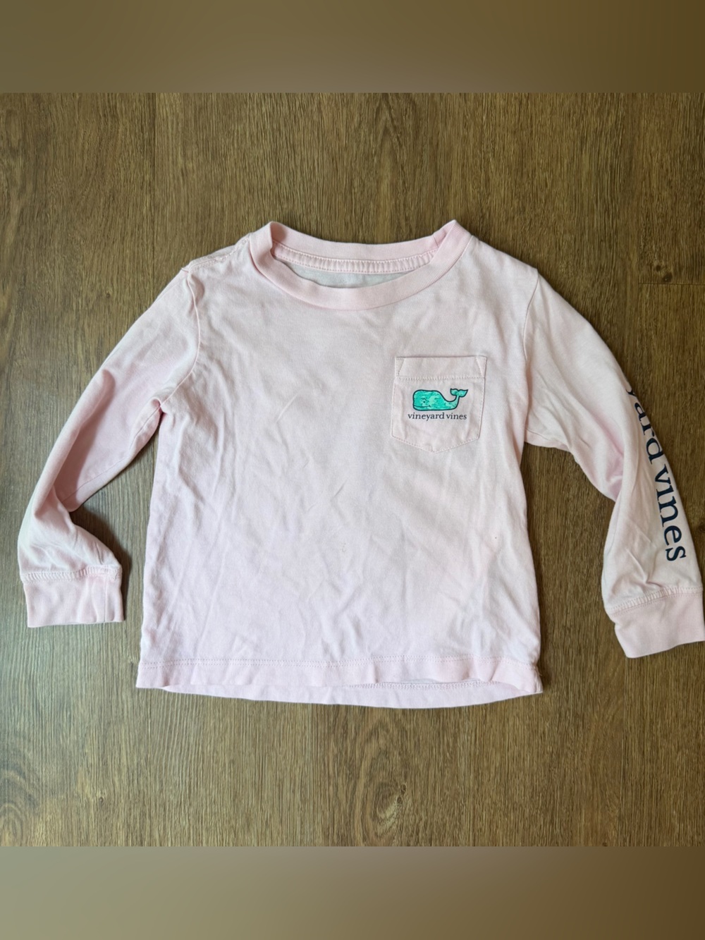 Girls Vineyard Vines Long-Sleeve Pocket tee. Camouflage whale. Size: 2T